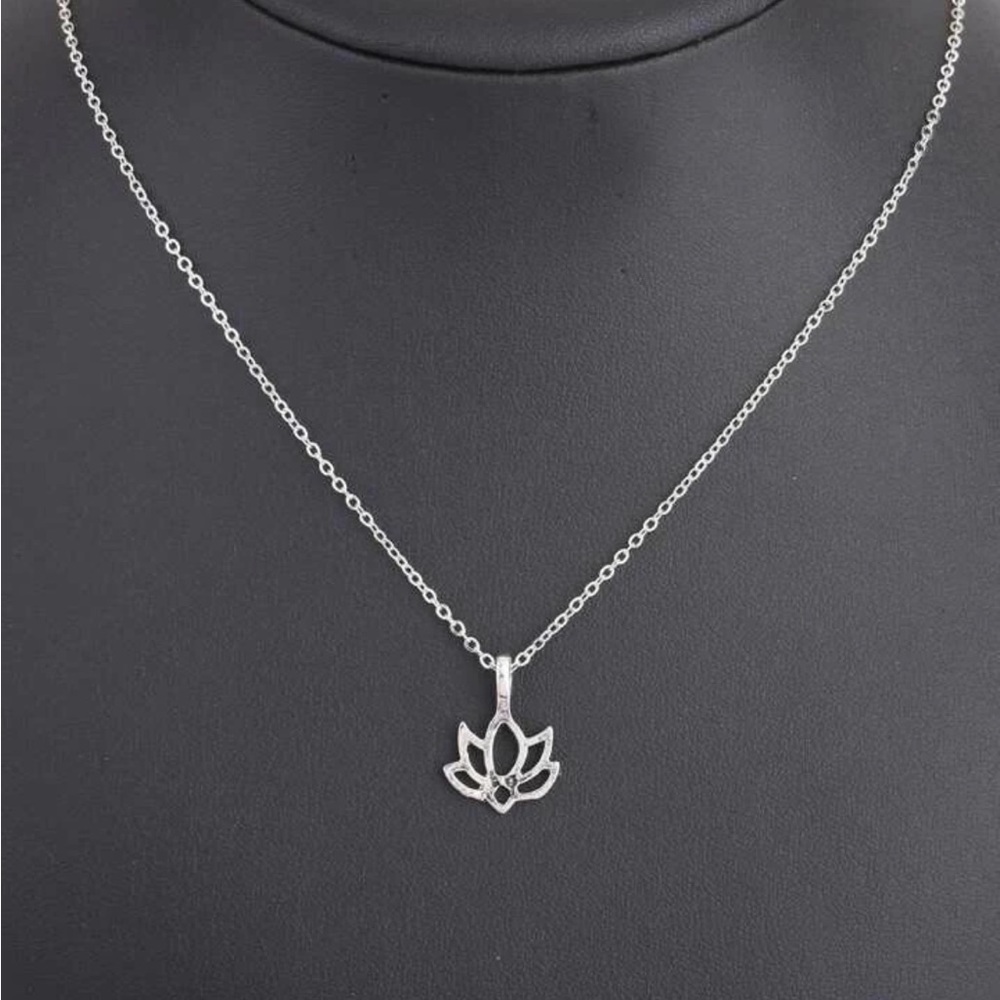 Shein Silver Lotus Flower Chain Necklace